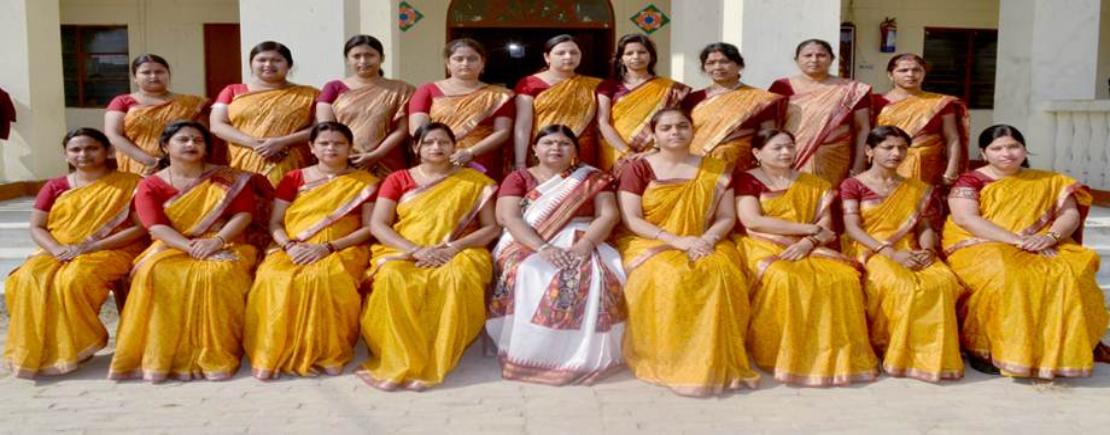 Staff MVM Allahabad.jpg